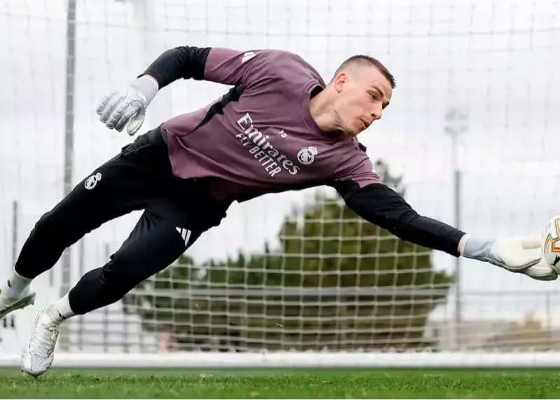 چالش غیرممکن جانشین بهترین گُلر جهان