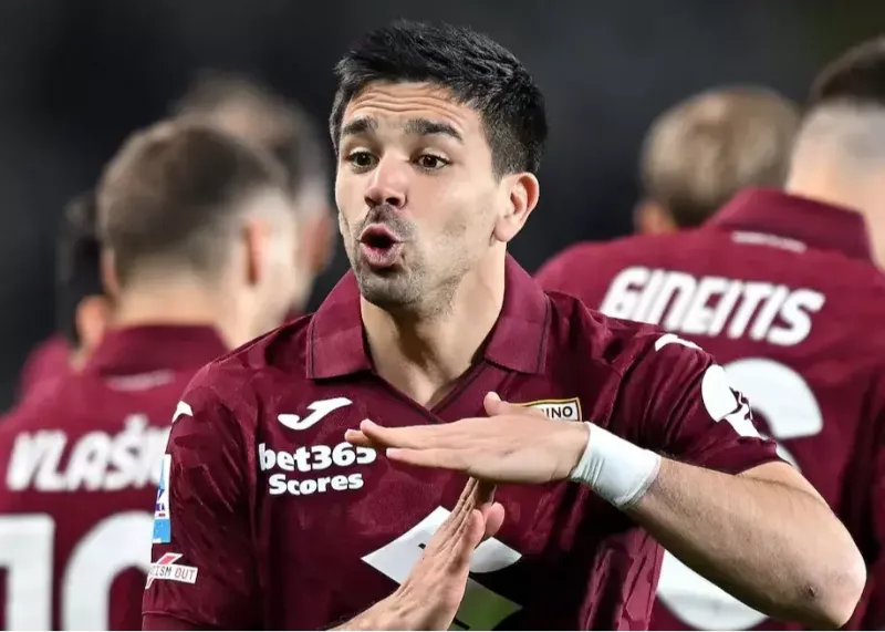 سیمئونه کوچک به رونالدو و مارادونا رسید!