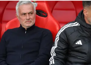 لحظه تلخ: گریه مورینیو کنار زمین درآمد (عکس)