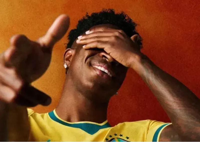 برزیل از پیراهن جام جهانی خود رونمایی کرد