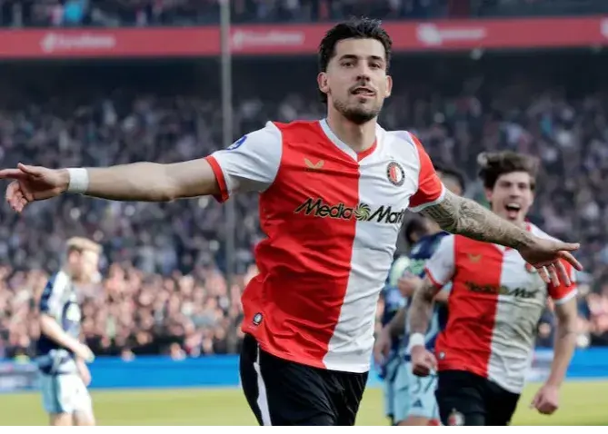 تساوی در الکلاسیکوی هلند: فرار بزرگ فاینورد از آژاکس