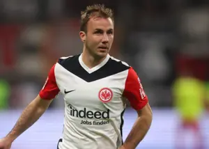 تمدید با زننده گل قهرمانی جهان در فرانکفورت