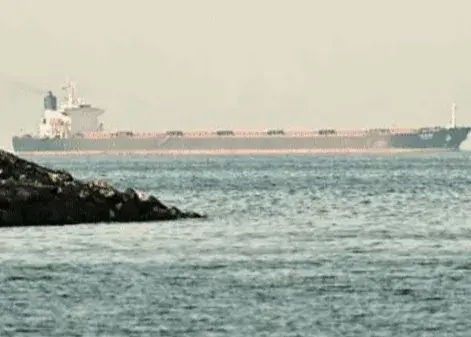 صدور اجازه عبور یک نفتکش چینی از تنگه هرمز