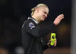  هالند گران‌ترین کتاب تاریخ نروژ را خرید