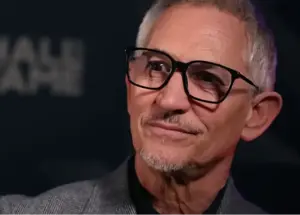 لینه‌کر به صلاح تعظیم کرد: یک اسطوره