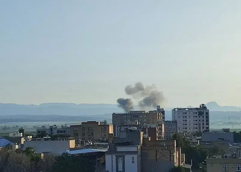 یک پرتابه به اطراف فرودگاه مشهد اصابت کرد