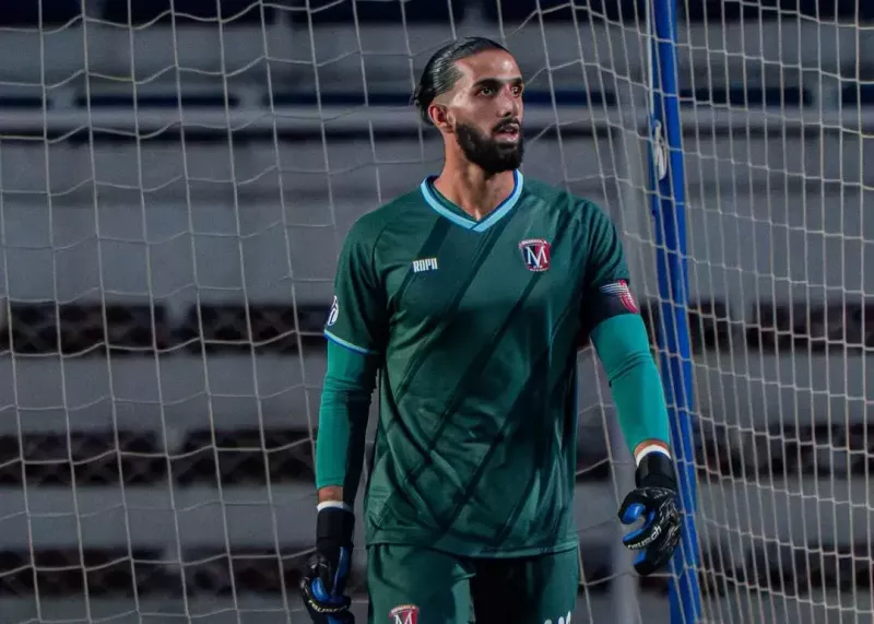 یک ایرانی راهی لیگ فیلیپین شد (عکس)