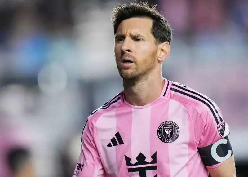 حمله به لاپورتا: مسی می‌‌توانست در بارسا بماند!