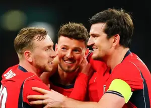 انگلیس 1-1 اروگوئه | والورده اینجا هم ناجی شد