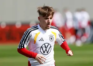 هواداران باید خوشحال باشند که کارل آلمانی است!