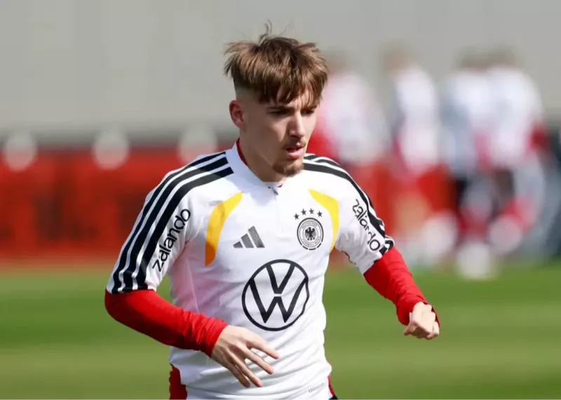 هواداران باید خوشحال باشند که کارل آلمانی است!