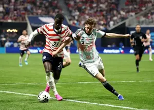 گاف بزرگ: پیراهن دو تیم ملی قابل تشخیص نبود!