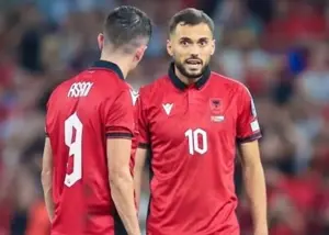 آسانی و کمک به هم‌تیمی منفورش! (عکس)