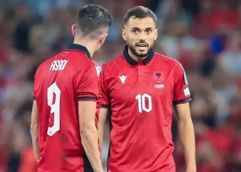 آسانی و کمک به همتیمی منفورش! (عکس)