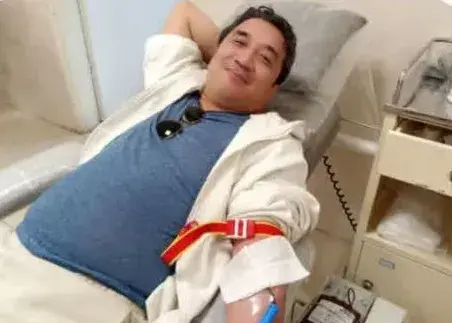 خداداد و اهدای خون برای مجروحان جنگ