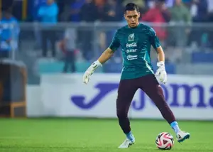 توهین مکزیکی‌ها به دروازه‌بان خودی در حضور اینفانتینو