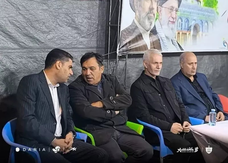 استقلال و پرسپولیس در صمیمیترین حالت ممکن