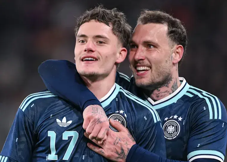 برای پیراهن جدید آلمان عجله کنید