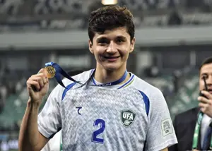 عبدالقادر خوسانوف بهترین بازیکن تورنومنت فیفا