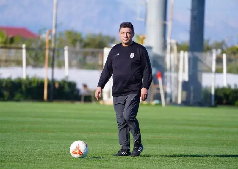 قلعه‌نویی: تا جام جهانی همینطور پیش می‌رویم