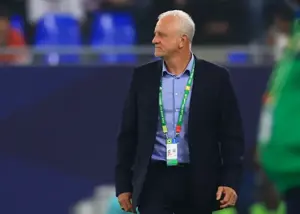 دستور آرنولد: بازیکنان از اخبار جنگ دور باشند