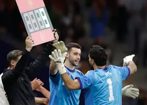 خوان گارسیا در اولین بازی ملی هو شد