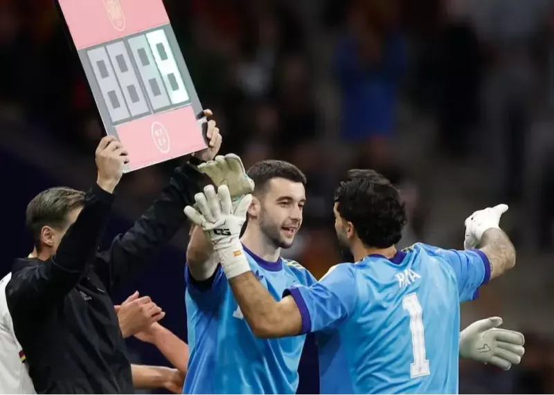 خوان گارسیا در اولین بازی ملی هو شد