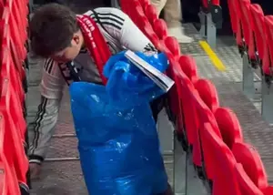 انگلیس مبهوت حرکت زیبای هواداران ژاپن (عکس)