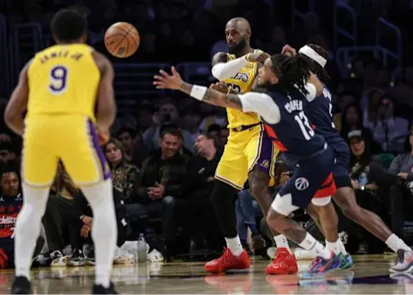 لبران جیمز پرافتخارترین بازیکن تاریخ NBA