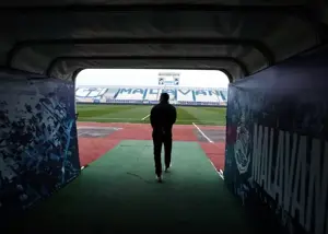 جلسه بررسی بازسازی ورزشگاه سن سیروس