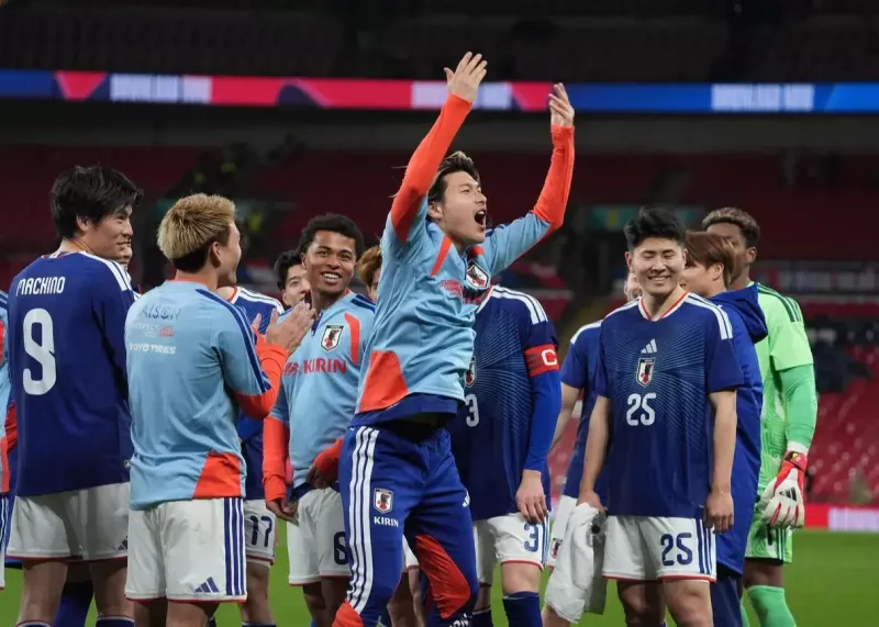 بله، ژاپنی‌ها فوتبال بازی می‌کنند! 