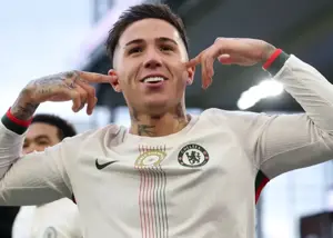 انزو عذرخواهی کرد: به پروندهاش رسیدگی میکنیم