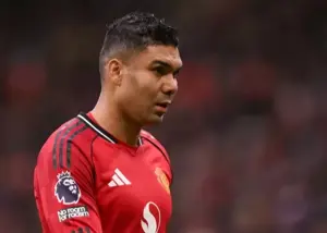 هواداران یونایتد همسر کاسمیرو را به گریه انداختند!