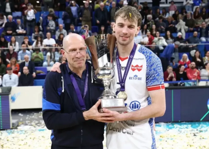 سرمربی ایران در ایتالیا وارد جادوگری شد!