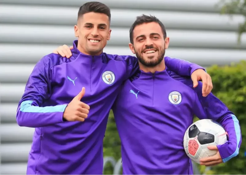 برناردو دلقک است، با پپ بحث شدیدی داشتم