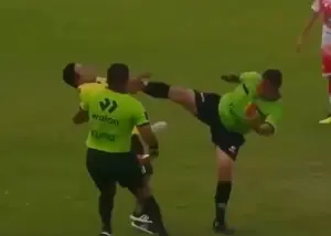 این واقعیه! عجیبترین داور تاریخ فوتبال (عکس)