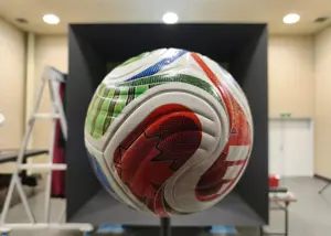 زبر و ضد لرزش: متفاوت ترین توپ فوتبال تاریخ!