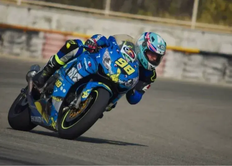 پایان 15 روز وقفه در بازسازی پیست آزادی