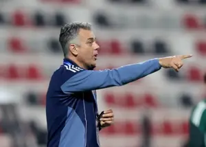 اعتراض به ندادن کارت قرمز، قبل از اخراج سعید عزت