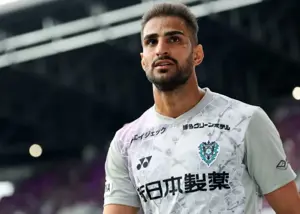 استوری خاص لژیونر پرسپولیسی برای دختران میناب