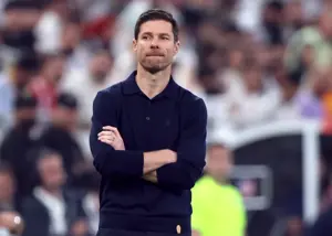 مزاحمت هواداران لیورپول برای همسر ژابی