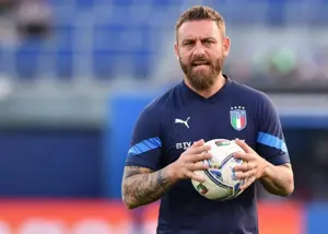 برای ایتالیا همه از قصاب تا بقال نسخه میپیچند!