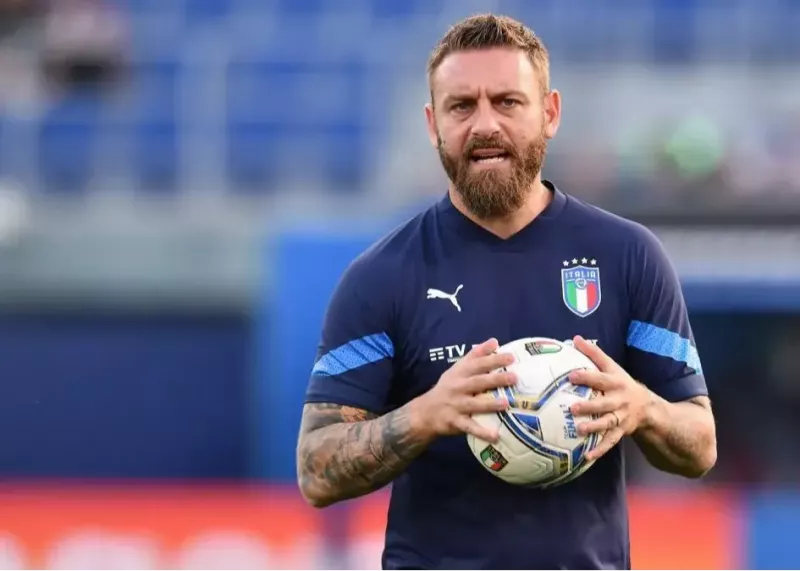 برای ایتالیا همه از قصاب تا بقال نسخه می‌پیچند!