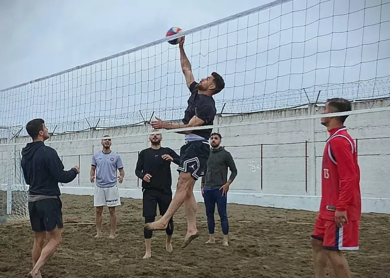 ستارههای پرسپولیس در لیگ والیبال ساحلی!(عکس)