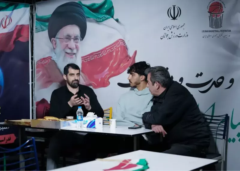 پیتر‌ گریگوریان: در کنار رزمندگان وطن ایستاده‌ایم