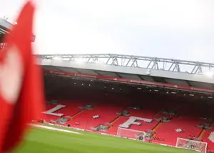 اعتراض گسترده لیورپولی‌ها: پرچم‌ها پایین!