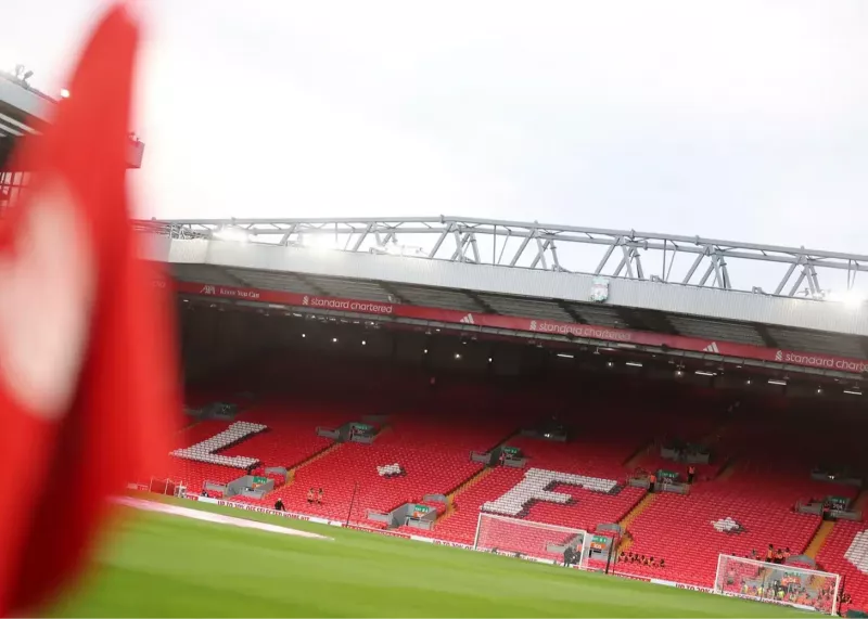 اعتراض گسترده لیورپولی‌ها: پرچم‌ها پایین!