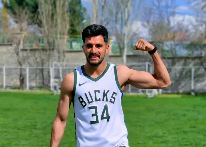 رقابت دفاع چپ استقلال جدی شد (عکس)