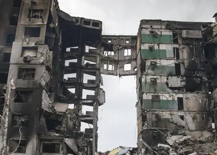 مربی‌ای که تیمش را در جنگ تنها نگذاشت