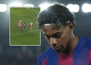 معاشقه بی‌پایان و بی‌سرانجام یامال با توپ! (عکس)